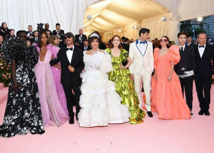 Creativitatea și exagerarea pe covorul roșu de la MET Gala 2019