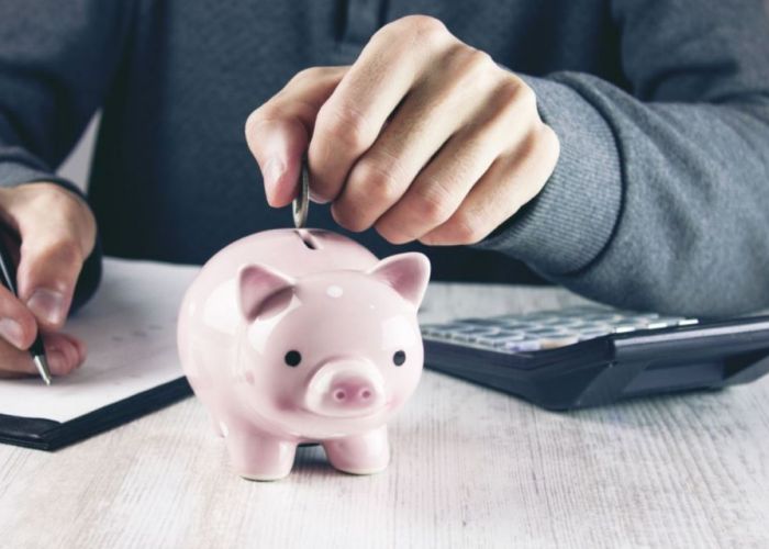 Cum să faci economii: 3 trucuri care te pot ajuta să pui bani deoparte