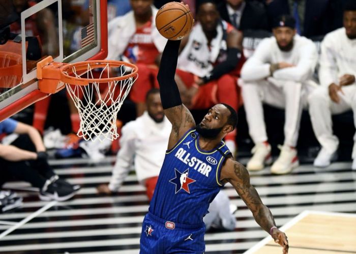 Pierderi majore din publicitate pentru NBA și NHL. Suma este una considerabilă