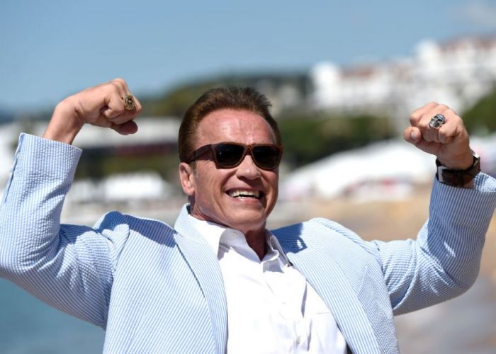 Fiul lui Arnold Schwarzenegger îi calcă pe urme. Tânărul a recreat o imagine celebră din cariera tatălui său