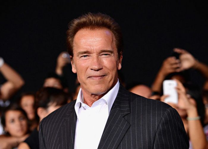 Arnold Schwarzenegger, alături de fiul său. Cum au fost surprinși cei doi în timp ce se plimbau cu bicicleta
