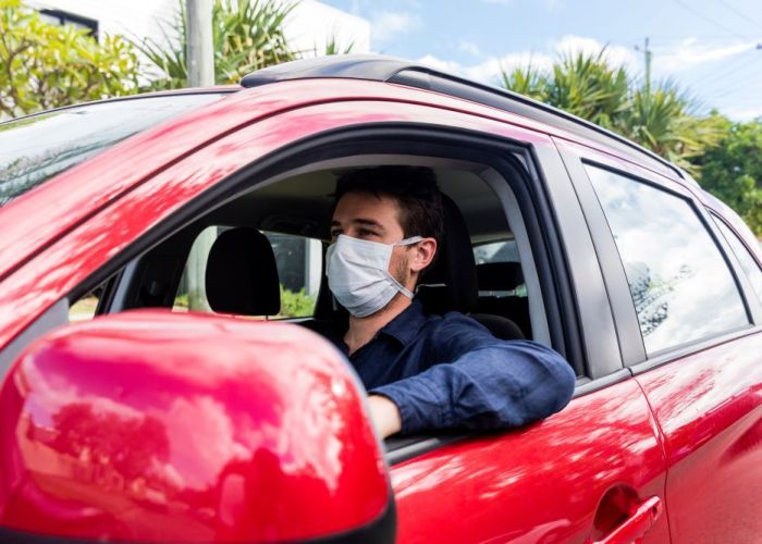 Decizia luată de Uber din cauza pandemiei de coronavirus. Ce vor trebui să facă șoferii și pasagerii