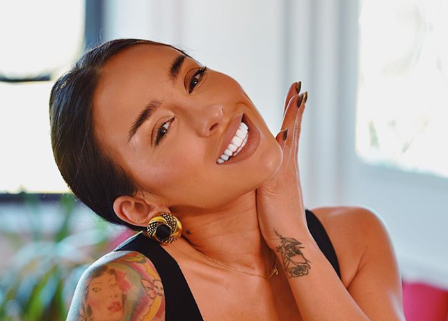 Ruby a aprins imaginația fanilor cu aceste fotografii. Cum arată cântăreața într-un costum de baie extrem de sexy