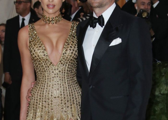 Irina Shayk, aproape 500.000 de like-uri pentru o imagine în lenjerie intimă! Cum s-a lăsat fotografiată