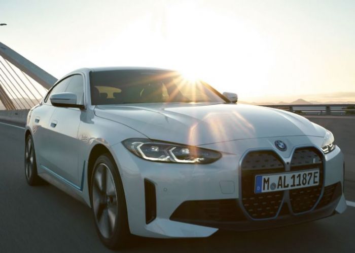 BMW i4 se pregătește de lansarea în România