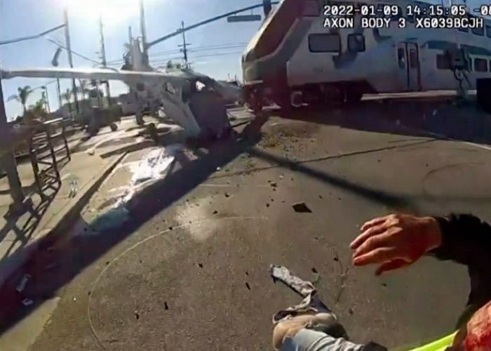 Pilot de avion salvat în ultima clipă din fața unui tren de mare viteză: A înșelat moartea de două ori în 10 minute - VIDEO