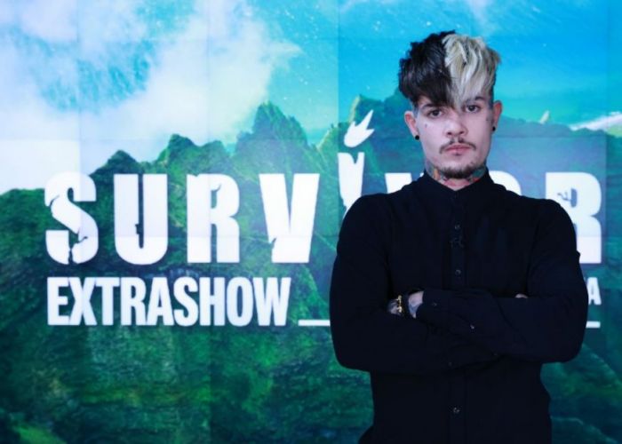 Zanni este prezentatorul show-ului online Survivor: Extrashow