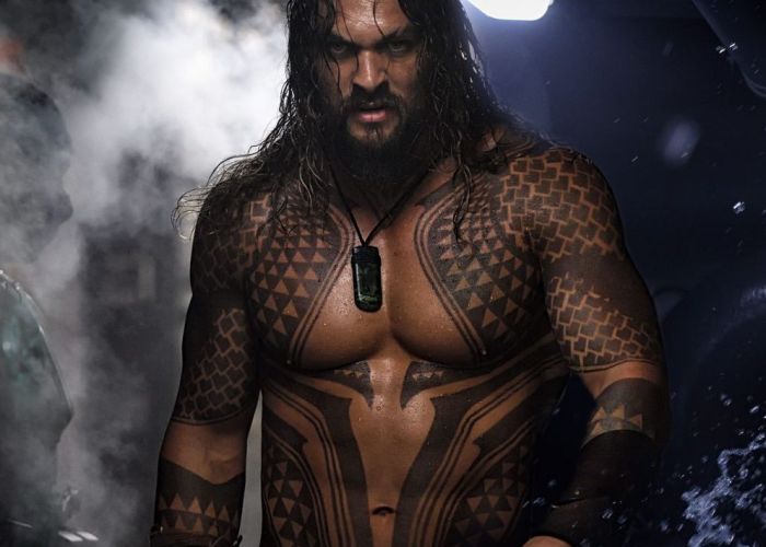 Adevăratul Aquaman ! Luat de tsunami, un bărbat a înotat 27 de ore până la o insulă - VIDEO