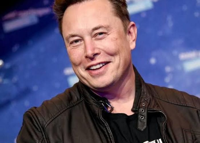 Elon Musk i-a oferit bani unui puști de 19 ani, ca să nu-i mai urmărească avionul privat. Vezi suma!