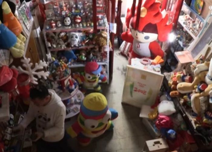 Jocurile Olimpice de Iarnă Beijing 2022 | Un superfan a investit peste 79.000 $ în suveniruri - VIDEO