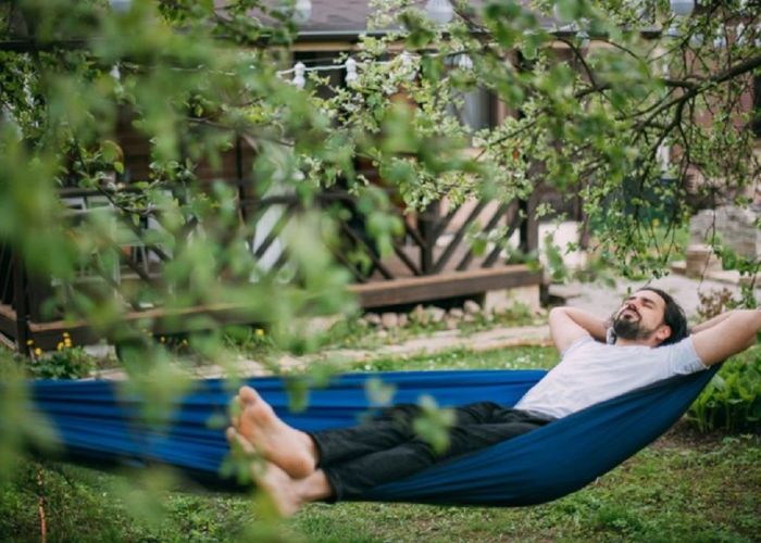 Stai la casă? Ocupă-te de amenajările curții și grădinii