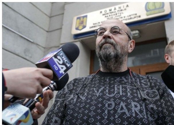Cât costă puloverul Louis Vuitton purtat de Piedone la DNA. Preț exorbitant - FOTO