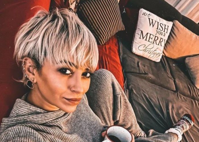 Giulia și Vlad Huidu, fotografie din vacanță! S-au fotografiat în halat de baie