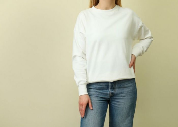 (P) Blugi de damă cu talie înaltă - ce croială de bluză să alegi?