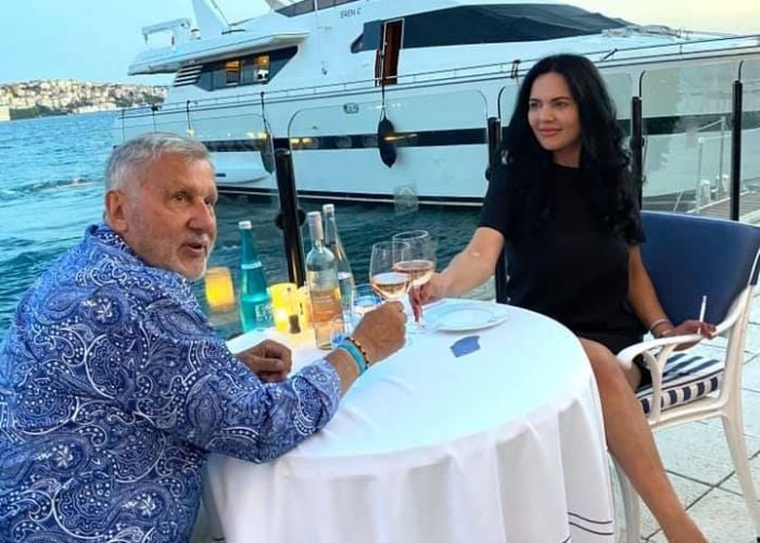 După ce a fost dat afară de Țiriac, Ilie Năstase și-a vândut apartamentul din Mamaia. Ce sumă a încasat?