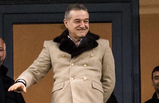 Domnule Becali, vă simțiți bine când suporterii vă scandează numele? . Ce a răspuns patronul FCSB