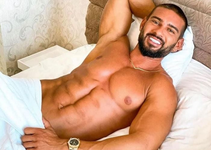 Cât costă să cumperi o casă de la Dorian Popa: Clienții primesc televizoare, mașini de spălat, bucătării complet echipate VIDEO