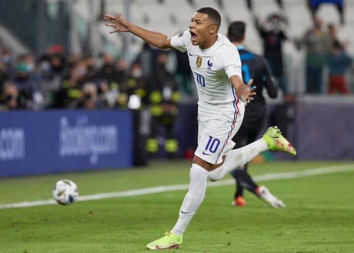 Kylian Mbappe a devenit cel mai bine plătit fotbalist din lume! Ce venituri colosale va avea