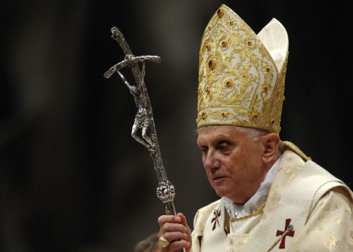 Papa Benedict al XVI-lea, grav bolnav. Starea pontifului s-a înrăutățit, iar Papa Francisc face apel la rugăciune